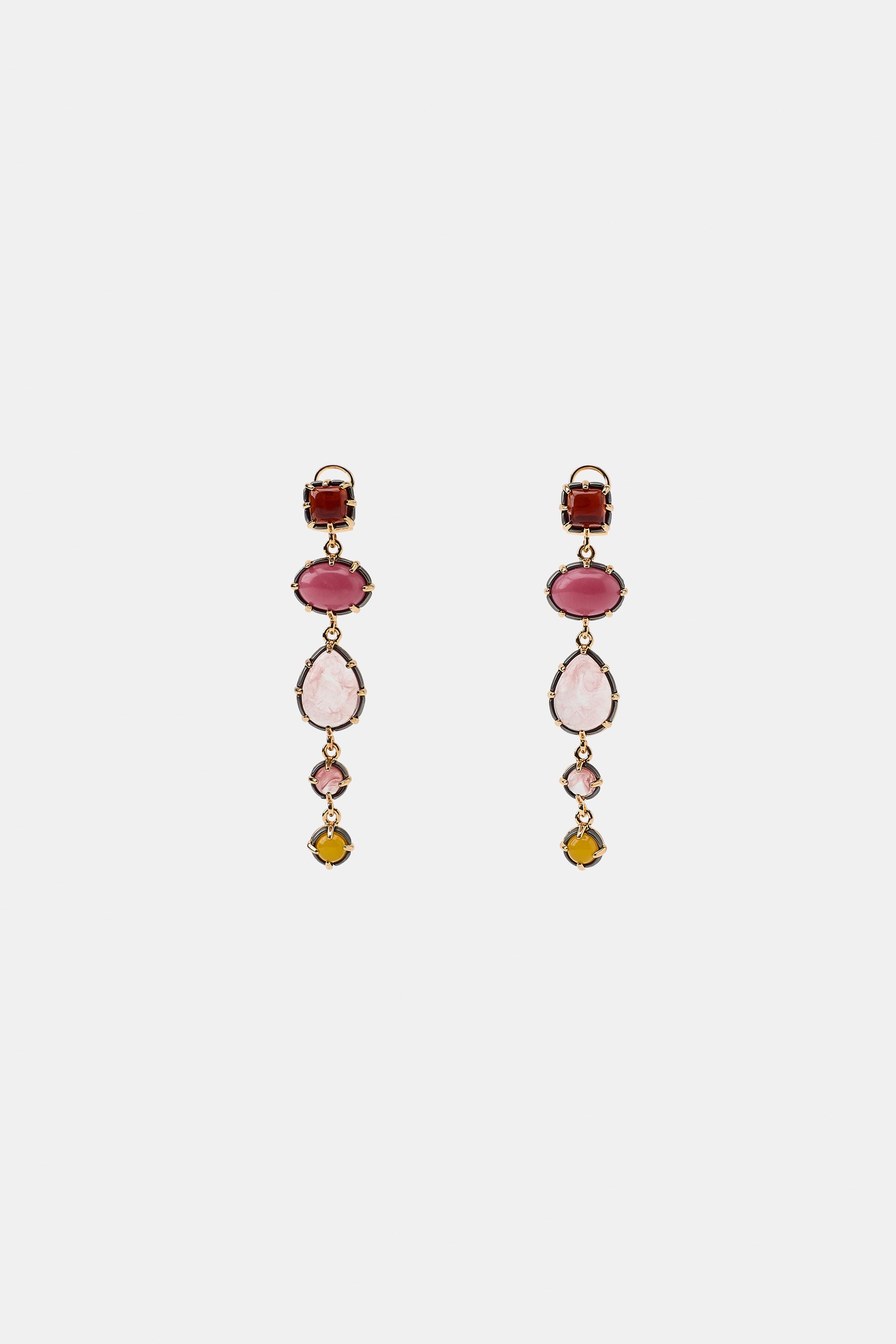 BOUCLES D'OREILLES À PIÈCES EN RÉSINE ET BIJOUX